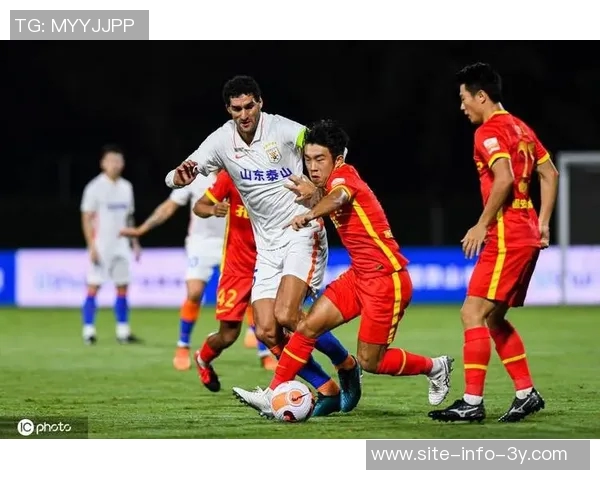 泰国队换人出现意外情况裁判与中国队共同调解纷争